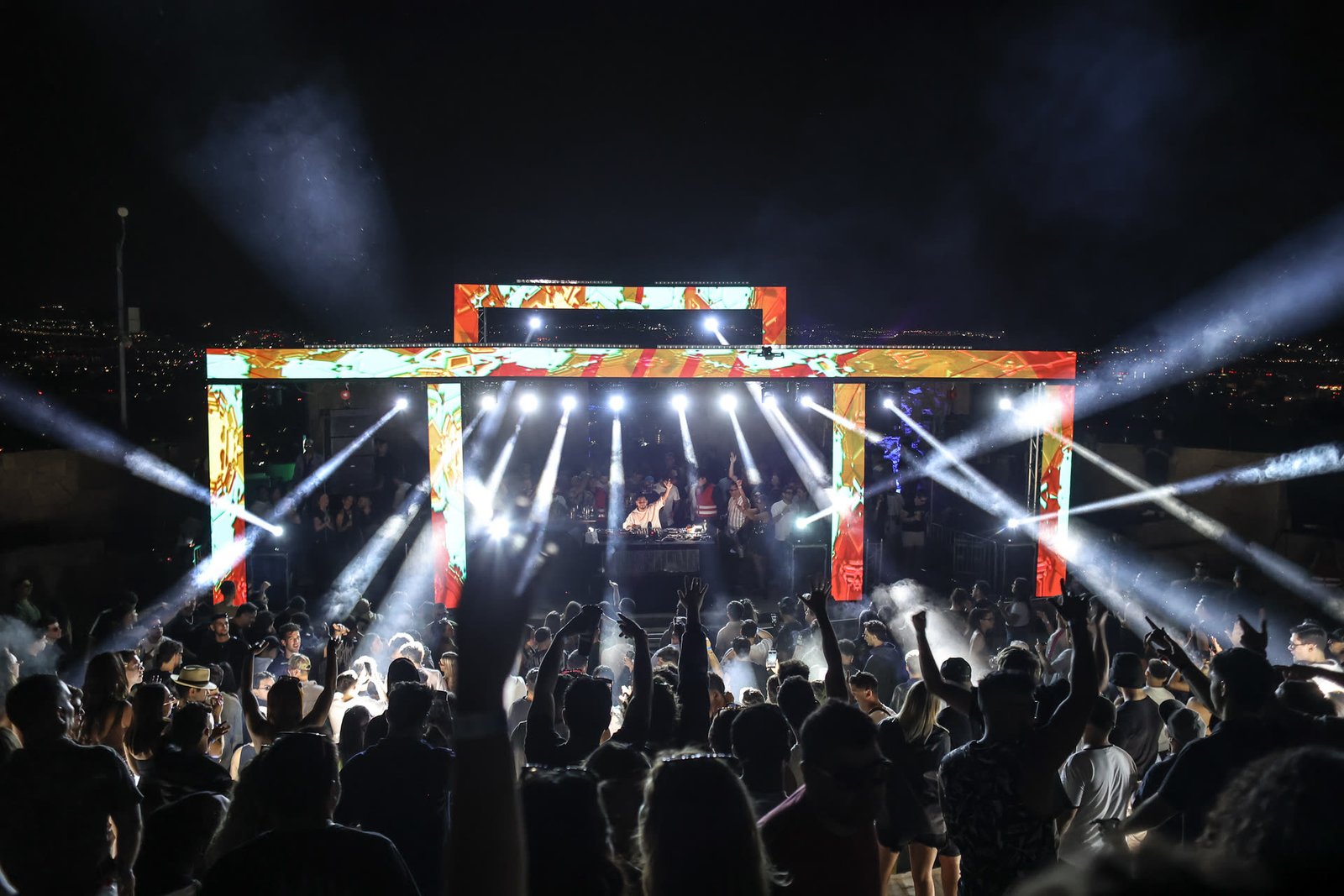 Montaje de escenario Tec Stage